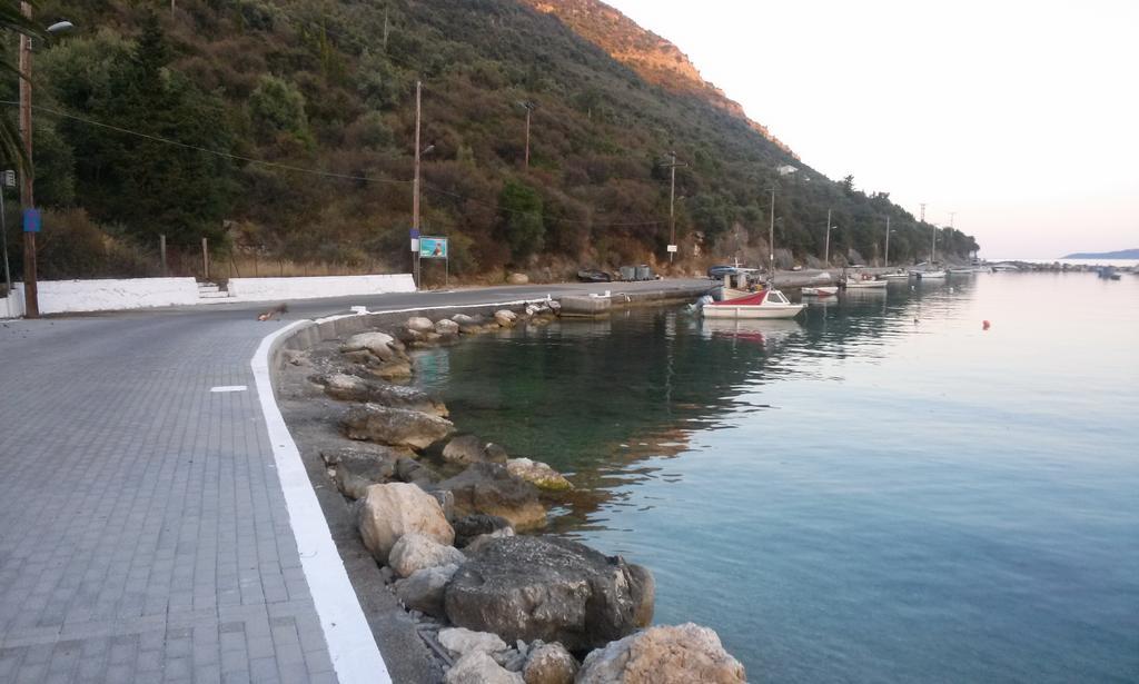 Porto Poros Apartment Mikros Gialos Exterior photo