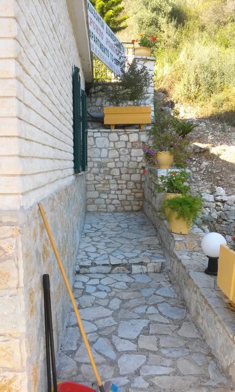 Porto Poros Apartment Mikros Gialos Exterior photo