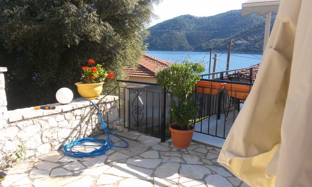 Porto Poros Apartment Mikros Gialos Exterior photo