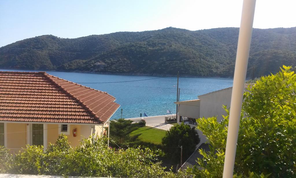 Porto Poros Apartment Mikros Gialos Exterior photo