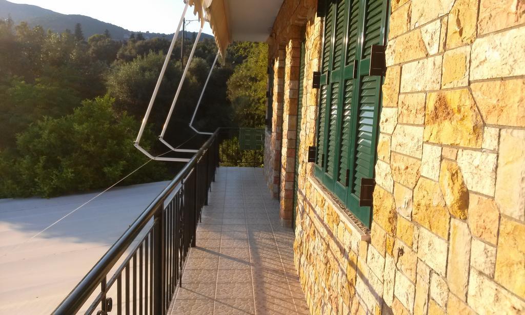 Porto Poros Apartment Mikros Gialos Exterior photo