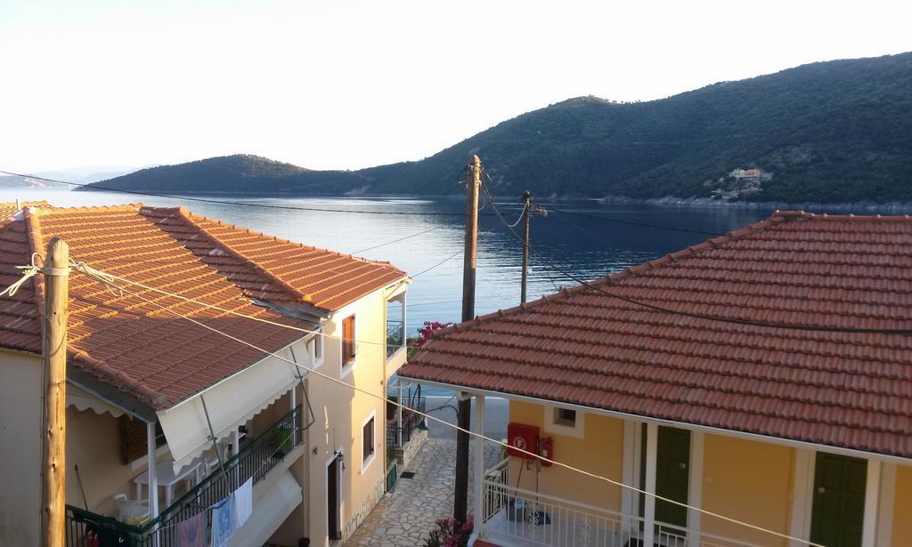 Porto Poros Apartment Mikros Gialos Exterior photo