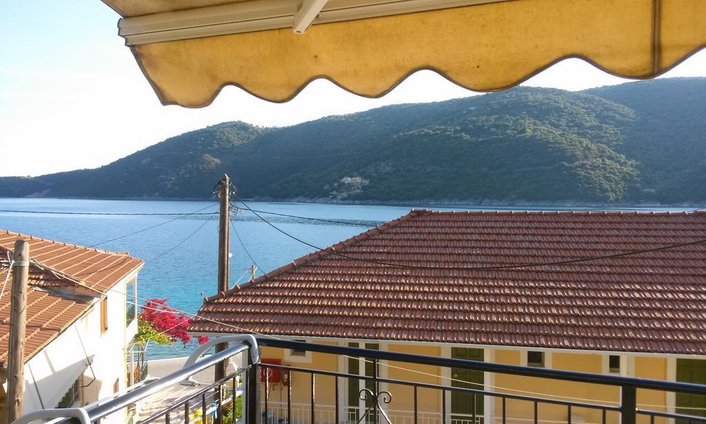 Porto Poros Apartment Mikros Gialos Exterior photo