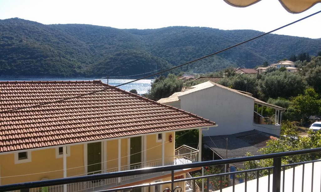 Porto Poros Apartment Mikros Gialos Exterior photo
